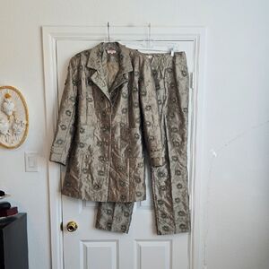 Floral Patterned Jacket and Pants Set